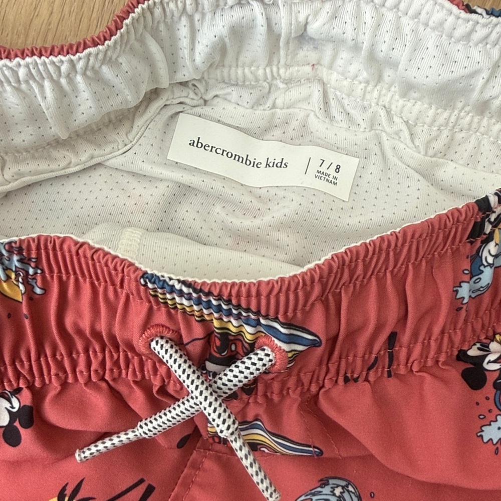 Abercrombie & Fitch Kids Surf Print Shorts - Picture 2 of 8